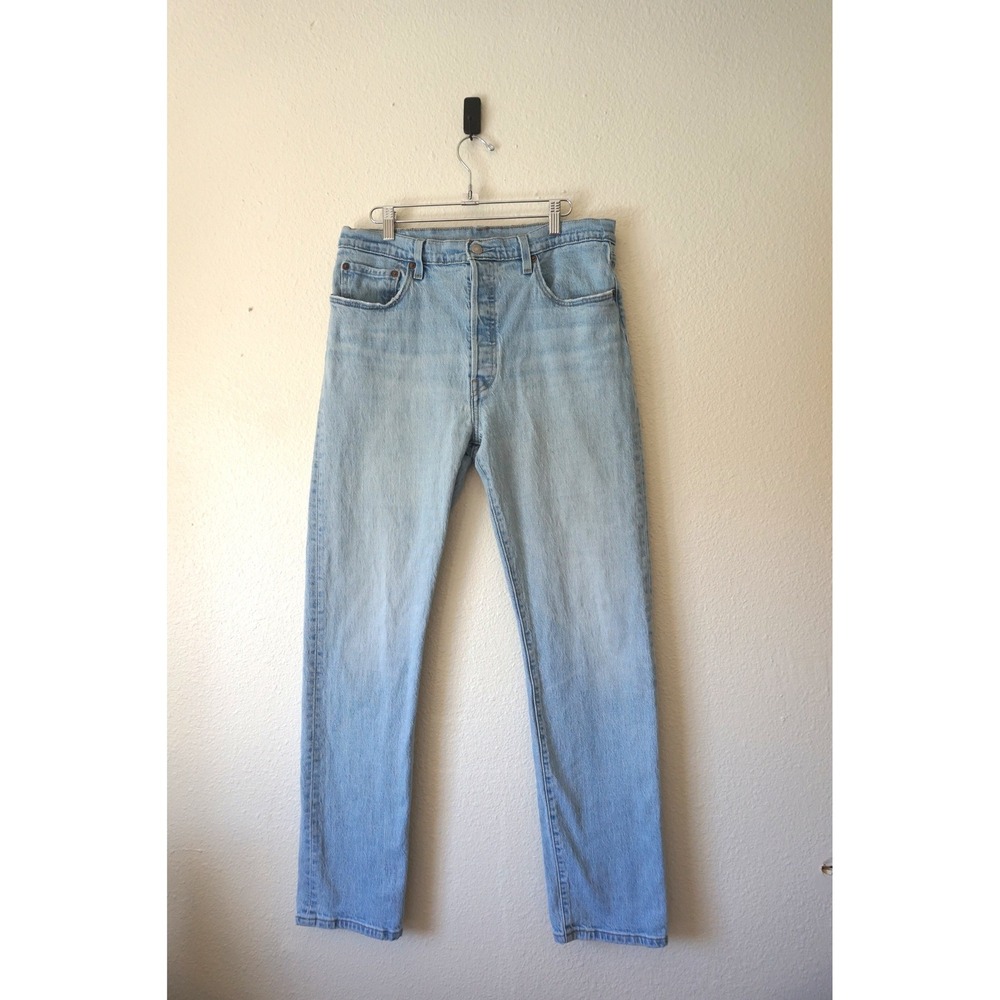 Levis 501 Original Fit Jeans Light Wash Straight Leg Button Fly Blue W32 L32